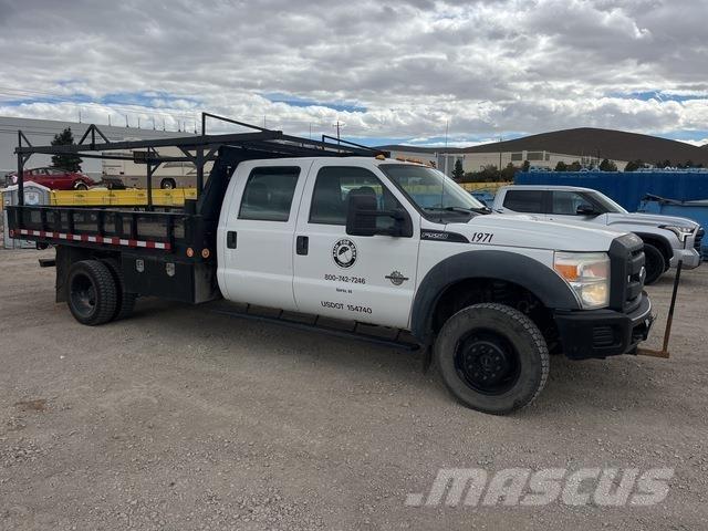 Ford F-550 شاحنات مسطحة/مفصلية الجوانب