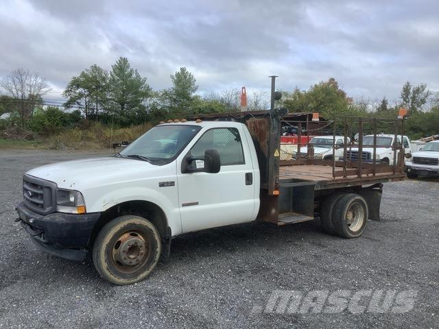 Ford F-550 شاحنات مسطحة/مفصلية الجوانب