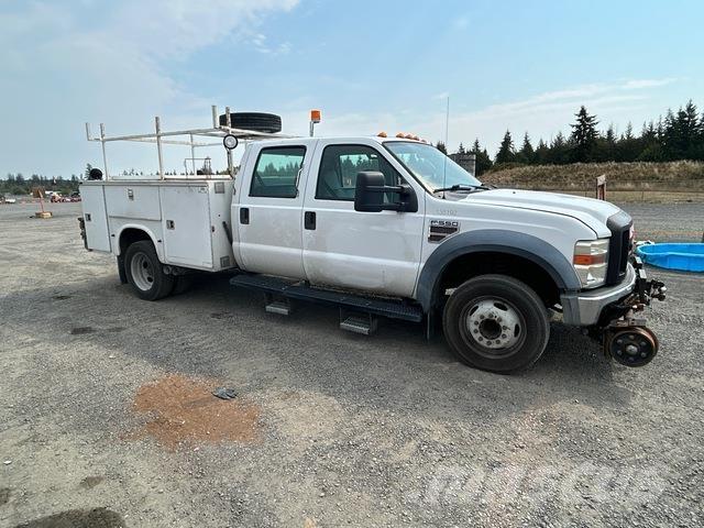 Ford F-550 شاحنات خفيفة/مفصلية الجوانب