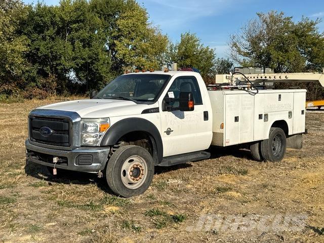Ford F-550 مركبات الأغراض العامة