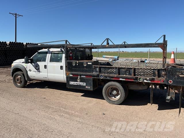 Ford F-550 شاحنات مسطحة/مفصلية الجوانب