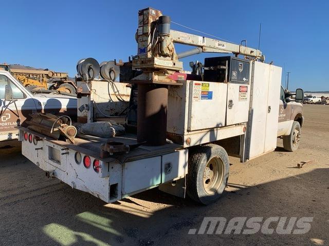 Ford F-550 مركبات الأغراض العامة