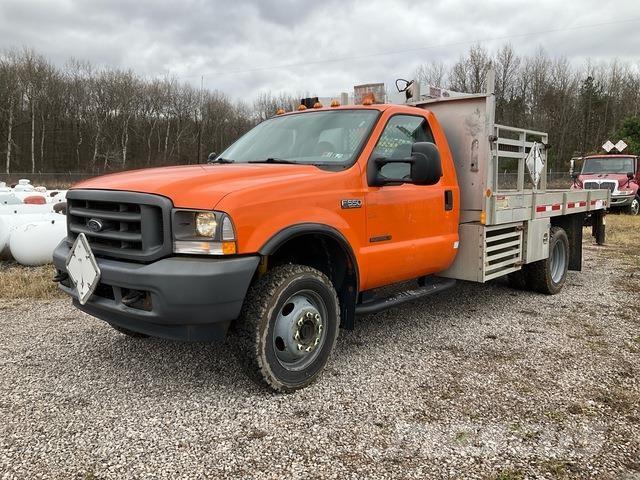 Ford F-550 شاحنات الرافعات