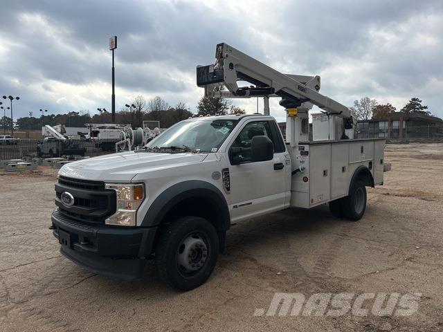 Ford F-550 المنصات الهوائية المثبتة على شاحنة