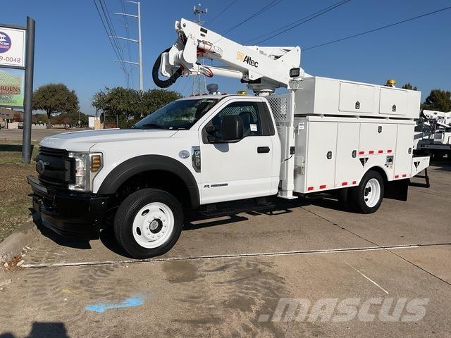 Ford F-550 المنصات الهوائية المثبتة على شاحنة