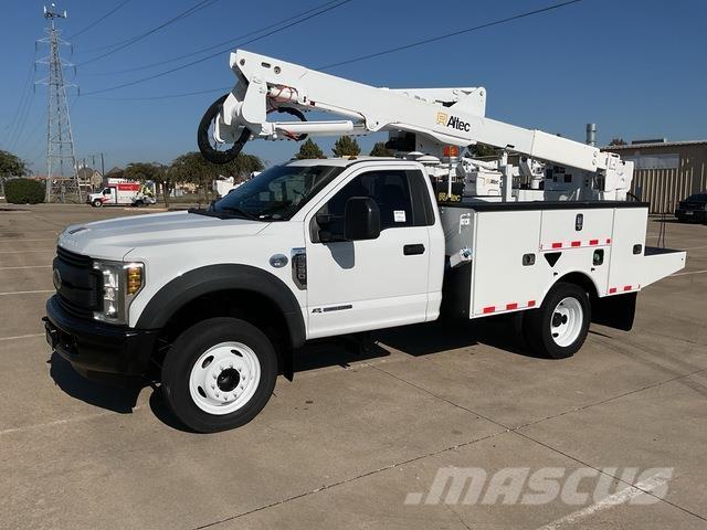 Ford F-550 المنصات الهوائية المثبتة على شاحنة