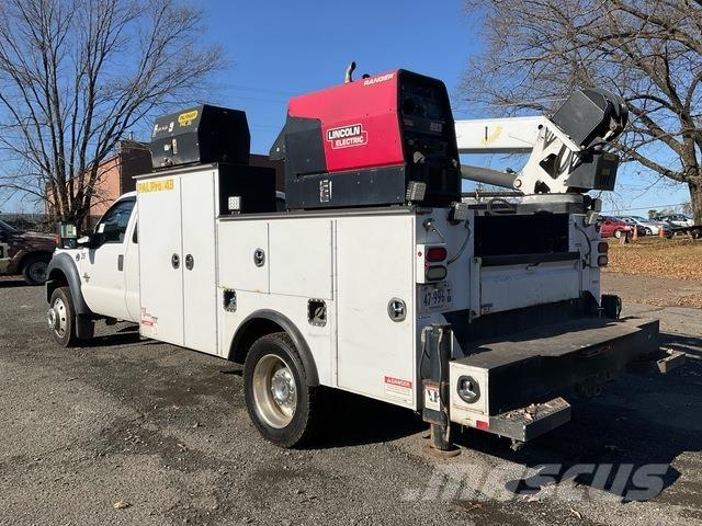 Ford F-550 مركبات الأغراض العامة