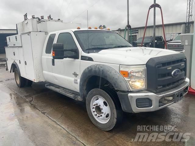 Ford F-550 XL شاحنات ذات صهاريج