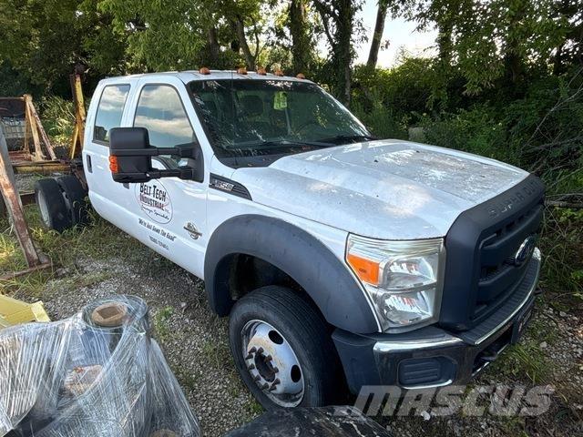 Ford F-550 XL كابينة والداخلية