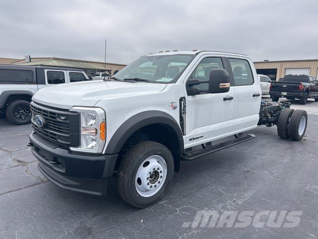 Ford F-550 XL كابينة والداخلية