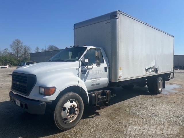 Ford F-650 شاحنات ذات هيكل صندوقي