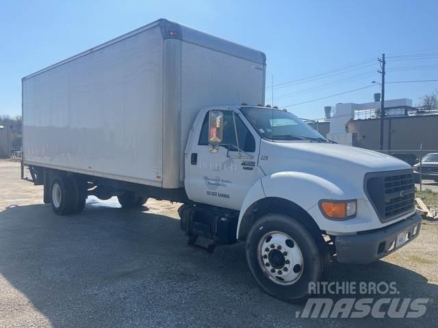Ford F-650 شاحنات ذات هيكل صندوقي