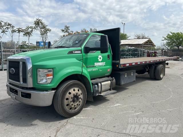 Ford F-650 شاحنات مسطحة/مفصلية الجوانب