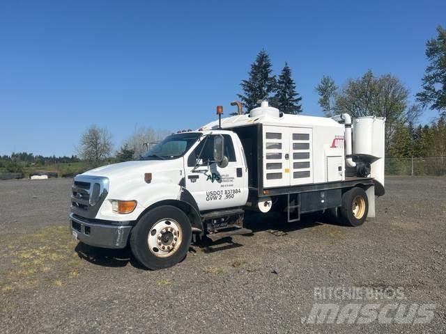 Ford F-650 حفارات زحافة