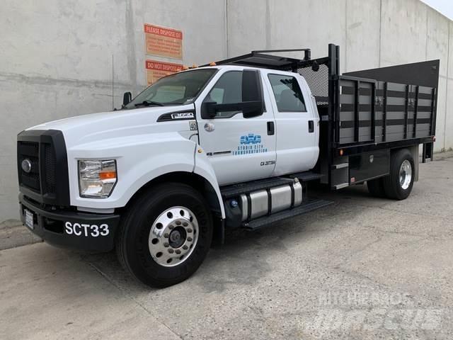 Ford F-650 شاحنات مسطحة/مفصلية الجوانب