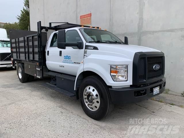 Ford F-650 شاحنات مسطحة/مفصلية الجوانب