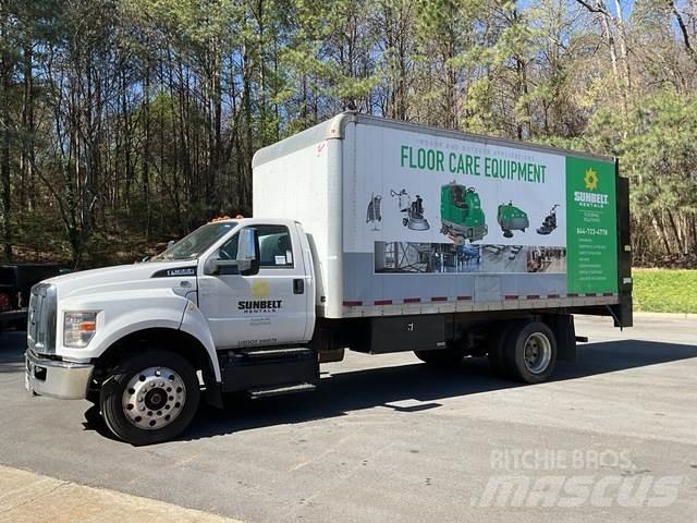 Ford F-650 شاحنات ذات هيكل صندوقي
