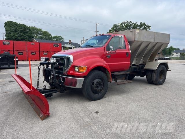 Ford F-650 حراثات ونصول الجليد