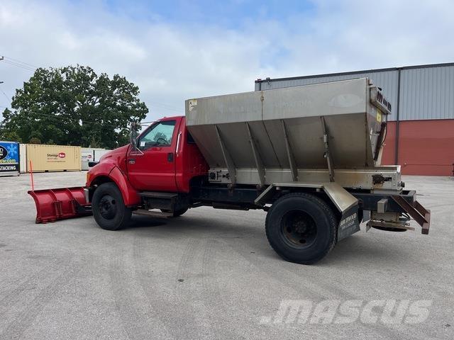Ford F-650 حراثات ونصول الجليد