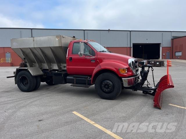 Ford F-650 حراثات ونصول الجليد