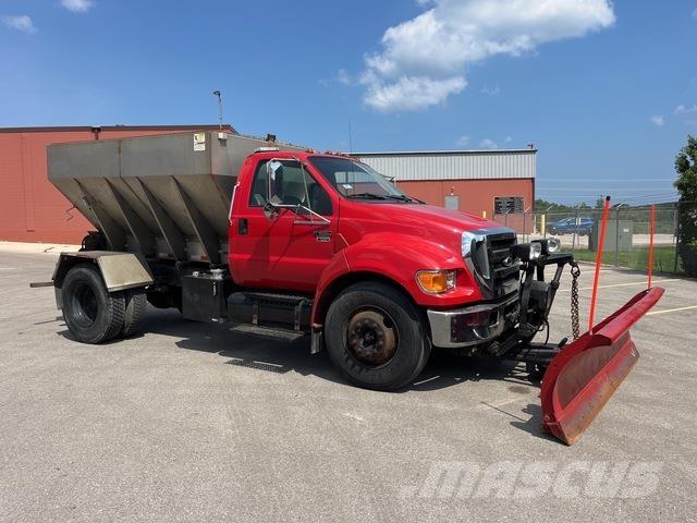 Ford F-650 حراثات ونصول الجليد