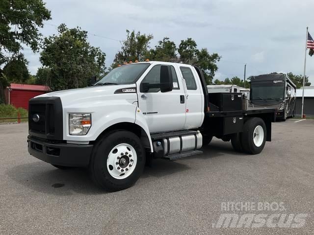 Ford F-650 شاحنات مسطحة/مفصلية الجوانب