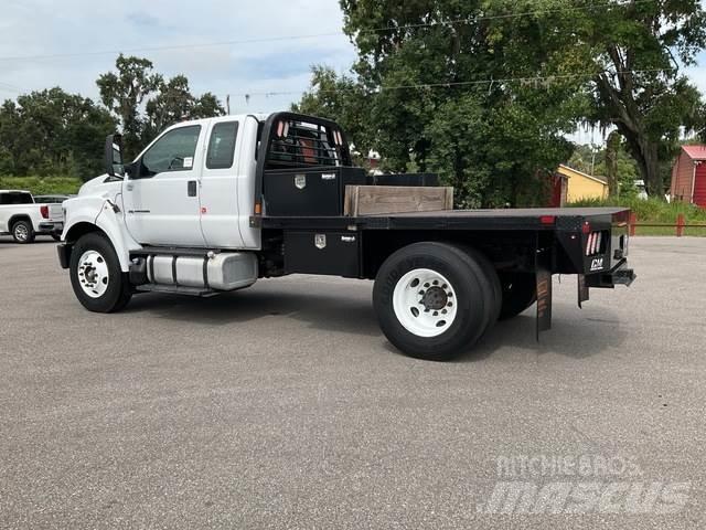 Ford F-650 شاحنات مسطحة/مفصلية الجوانب