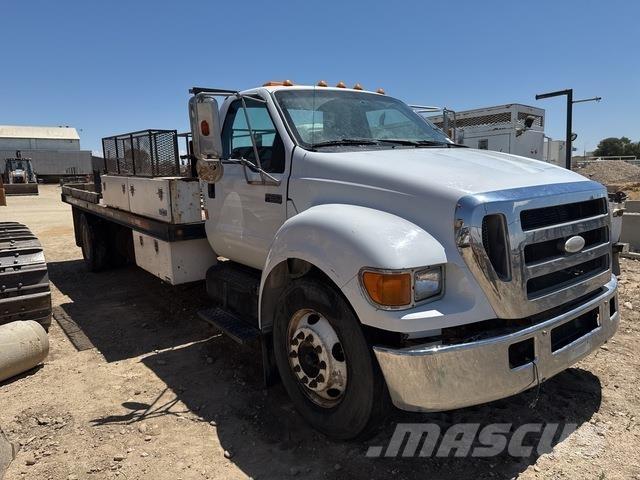 Ford F-650 شاحنات مسطحة/مفصلية الجوانب