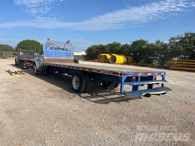 Ford F-650 شاحنات مسطحة/مفصلية الجوانب