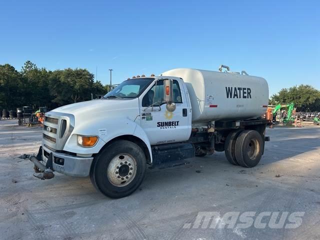 Ford F-650 صهاريج مياه