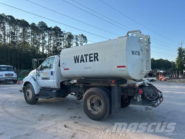 Ford F-650 صهاريج مياه