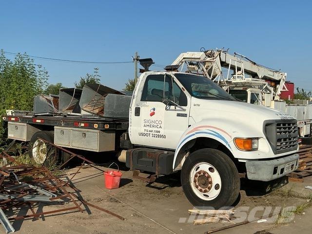 Ford F-650 شاحنات مسطحة/مفصلية الجوانب