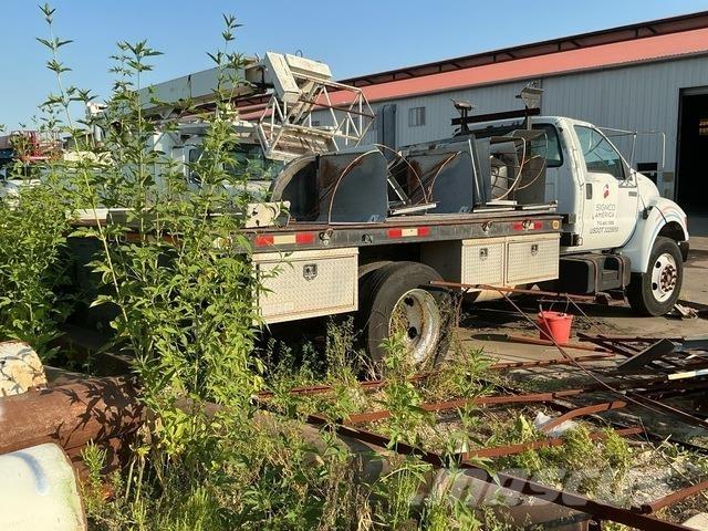 Ford F-650 شاحنات مسطحة/مفصلية الجوانب
