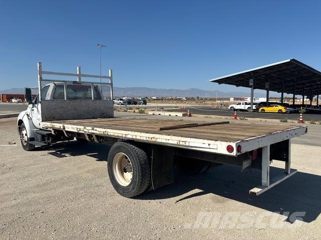 Ford F-650 شاحنات مسطحة/مفصلية الجوانب