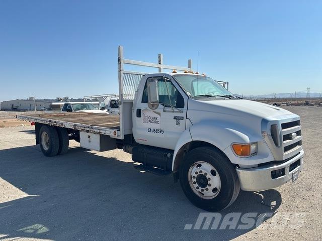 Ford F-650 شاحنات مسطحة/مفصلية الجوانب