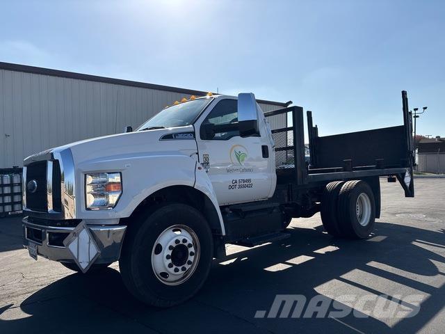 Ford F-650 شاحنات مسطحة/مفصلية الجوانب