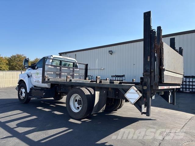 Ford F-650 شاحنات مسطحة/مفصلية الجوانب