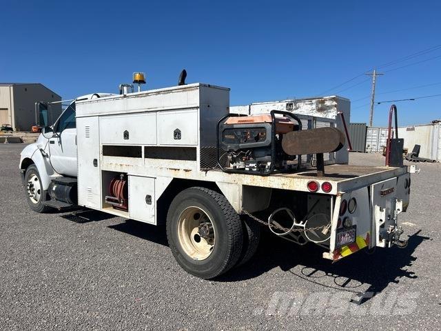 Ford F-650 شاحنات خفيفة/مفصلية الجوانب