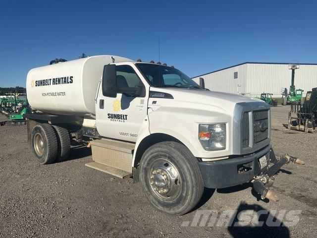 Ford F-650 صهاريج مياه
