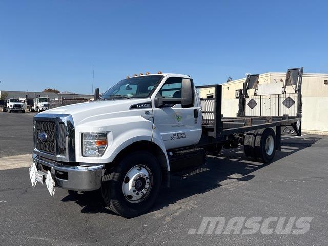 Ford F-650 شاحنات مسطحة/مفصلية الجوانب