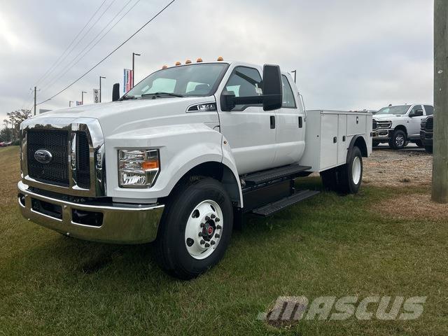 Ford F-650 شاحنات خفيفة/مفصلية الجوانب