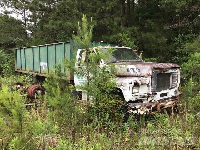 Ford F-700 شاحنات قلابة