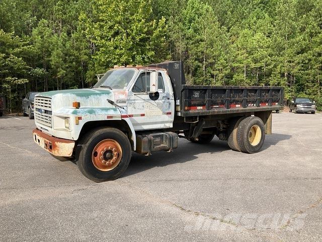 Ford F-700 شاحنات قلابة