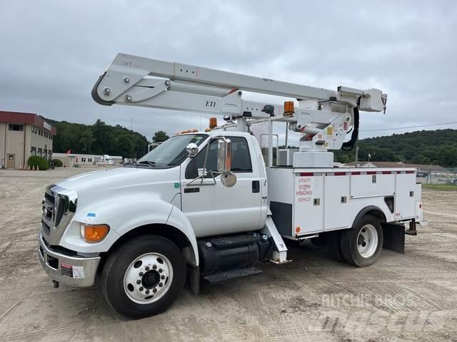 Ford F-750 المنصات الهوائية المثبتة على شاحنة