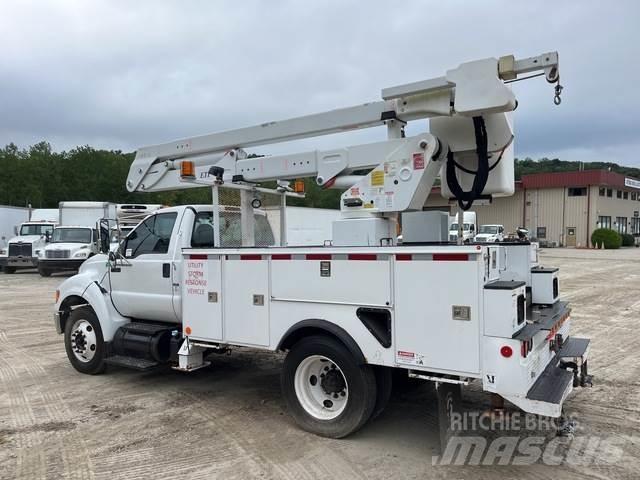 Ford F-750 المنصات الهوائية المثبتة على شاحنة