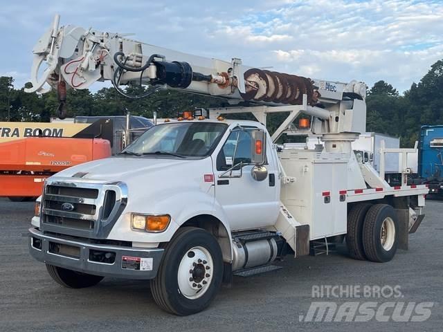 Ford F-750 شاحنات المعدات  المحمولة لحفر الآبار
