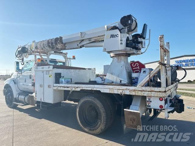 Ford F-750 شاحنات المعدات  المحمولة لحفر الآبار