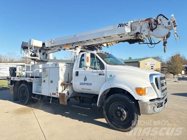 Ford F-750 شاحنات المعدات  المحمولة لحفر الآبار