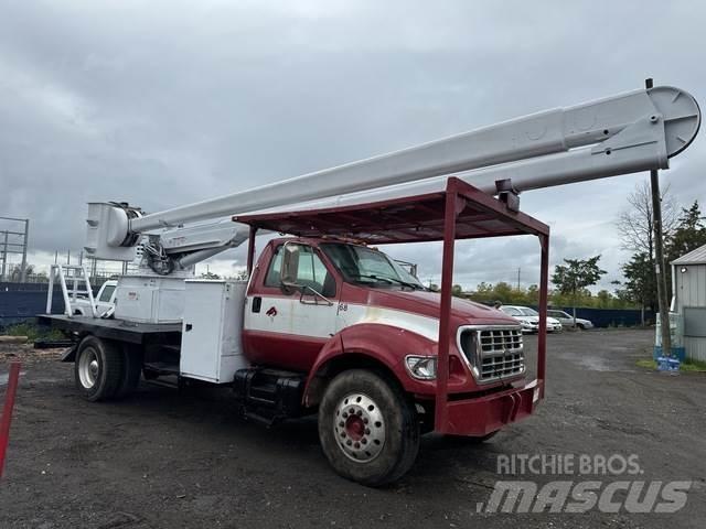 Ford F-750 المنصات الهوائية المثبتة على شاحنة