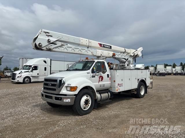 Ford F-750 المنصات الهوائية المثبتة على شاحنة